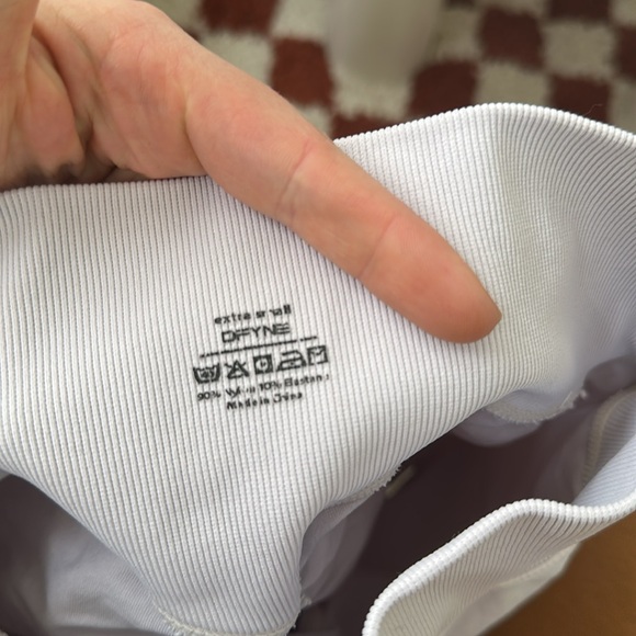 DFYNE Dynamic Shorts - Snow White - Picture 3 of 5